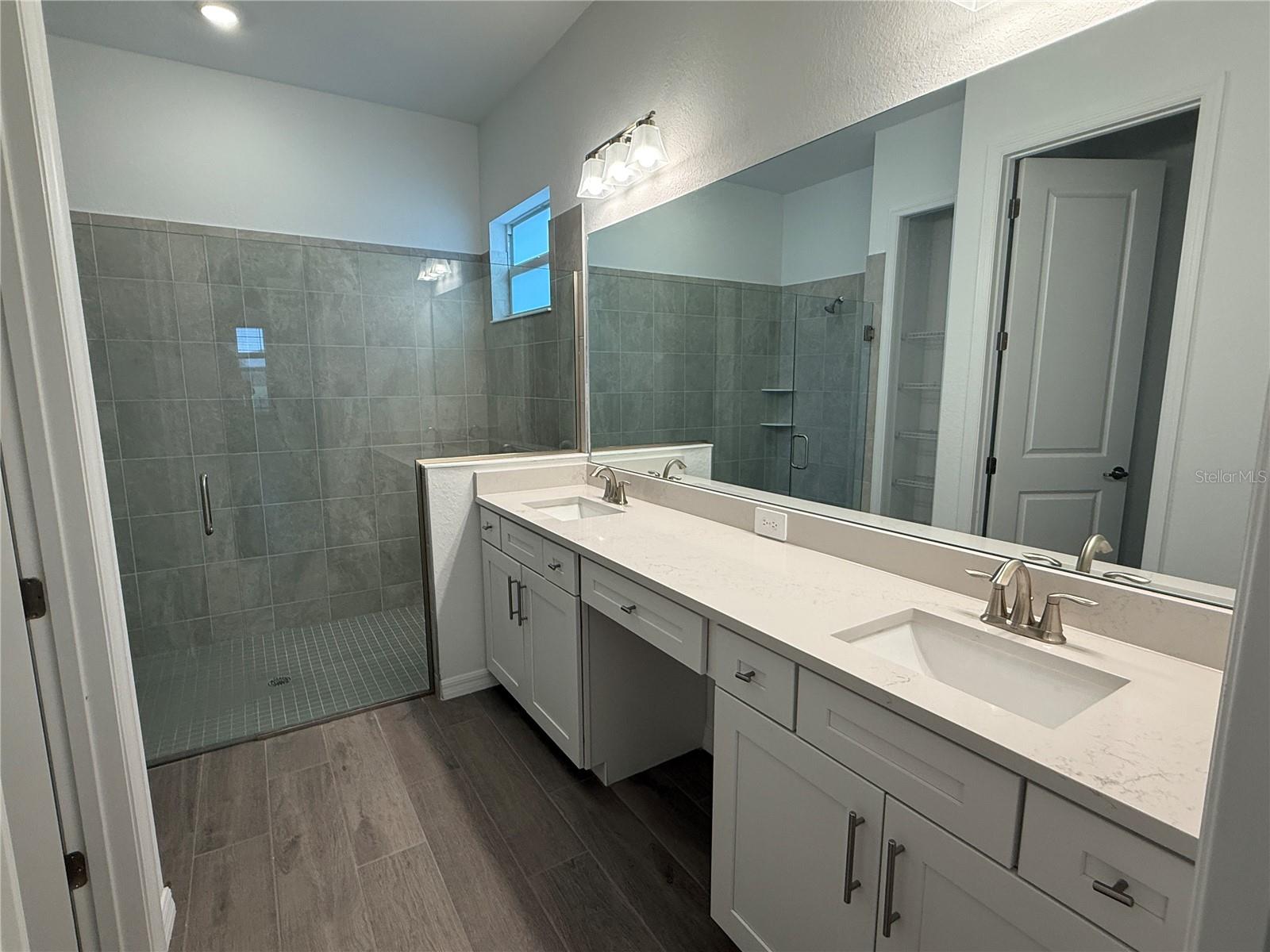 CALUSA COUNRY CLUB - Residential Lease