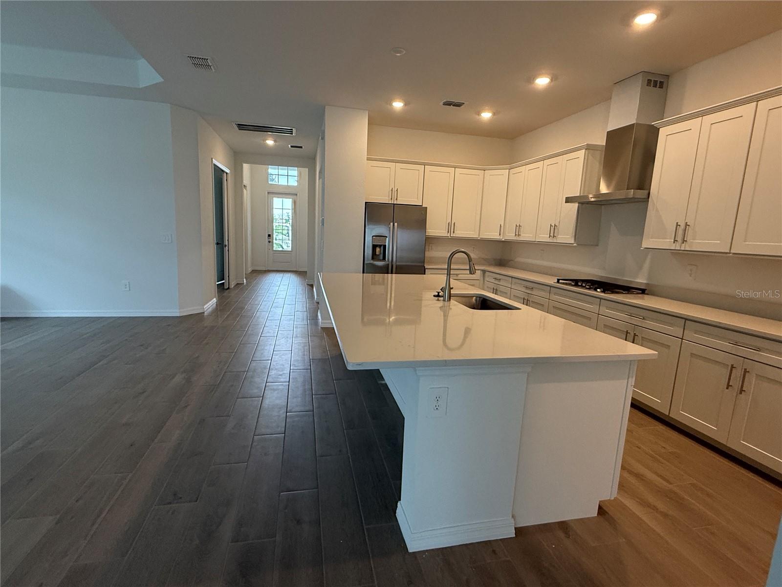 CALUSA COUNRY CLUB - Residential Lease