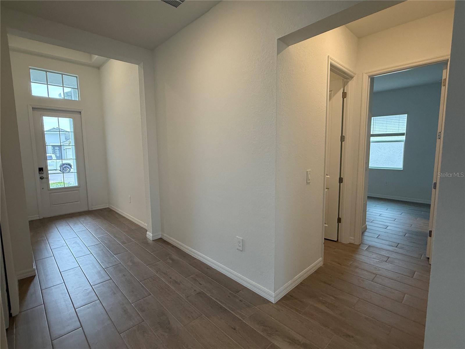 CALUSA COUNRY CLUB - Residential Lease