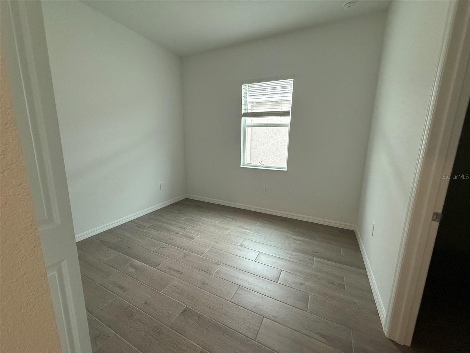 CALUSA COUNRY CLUB - Residential Lease