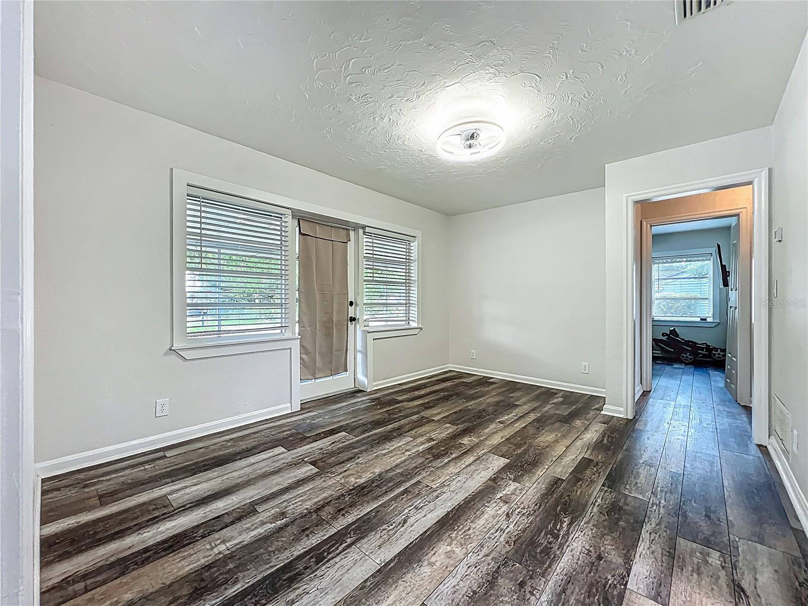 2542 S PALMETTO AVENUE