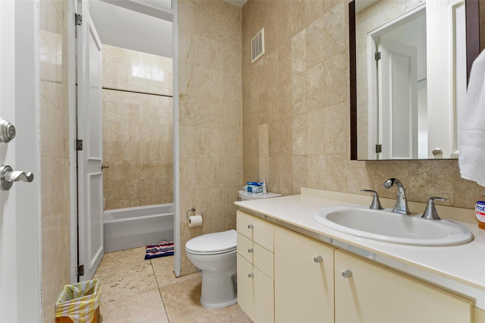 LOS PASEOS DEV - Residential