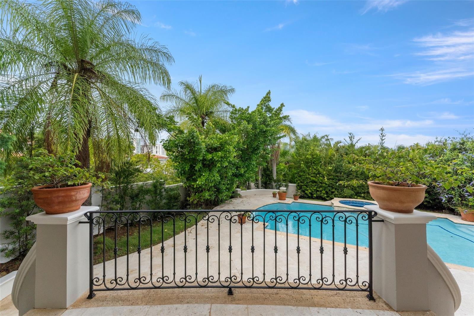 LOS PASEOS DEV - Residential