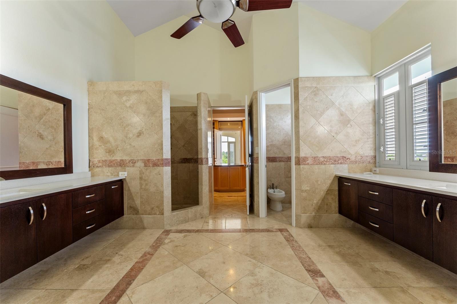 LOS PASEOS DEV - Residential