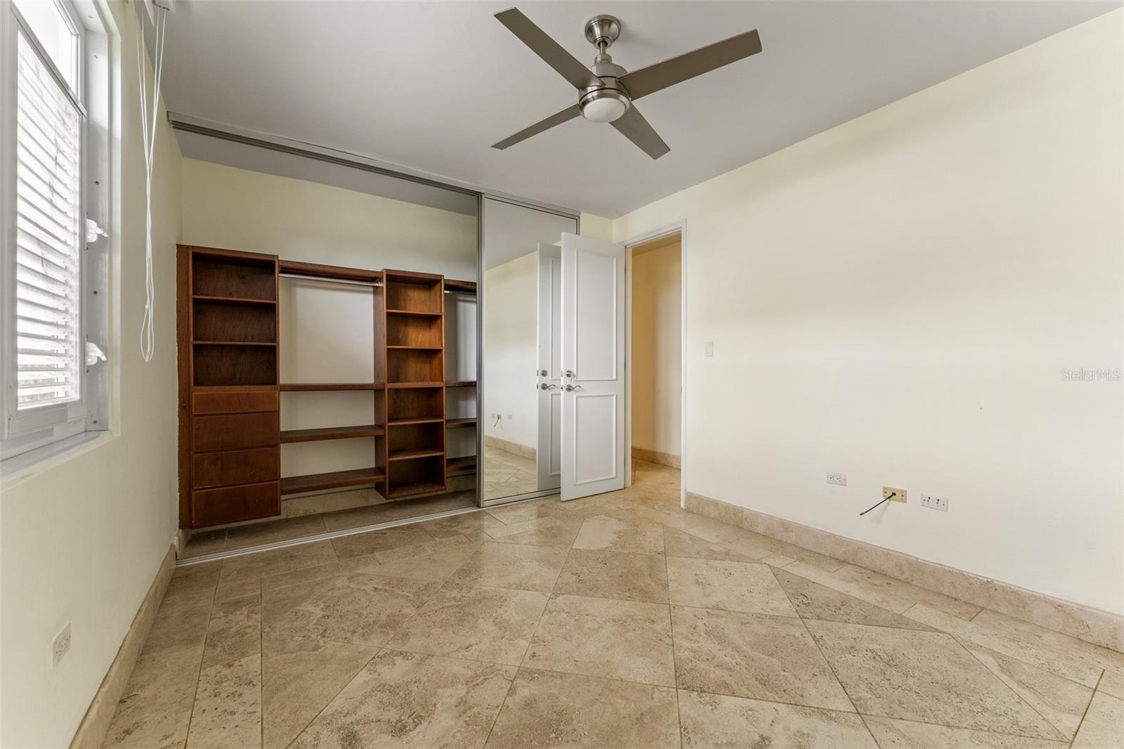 LOS PASEOS DEV - Residential