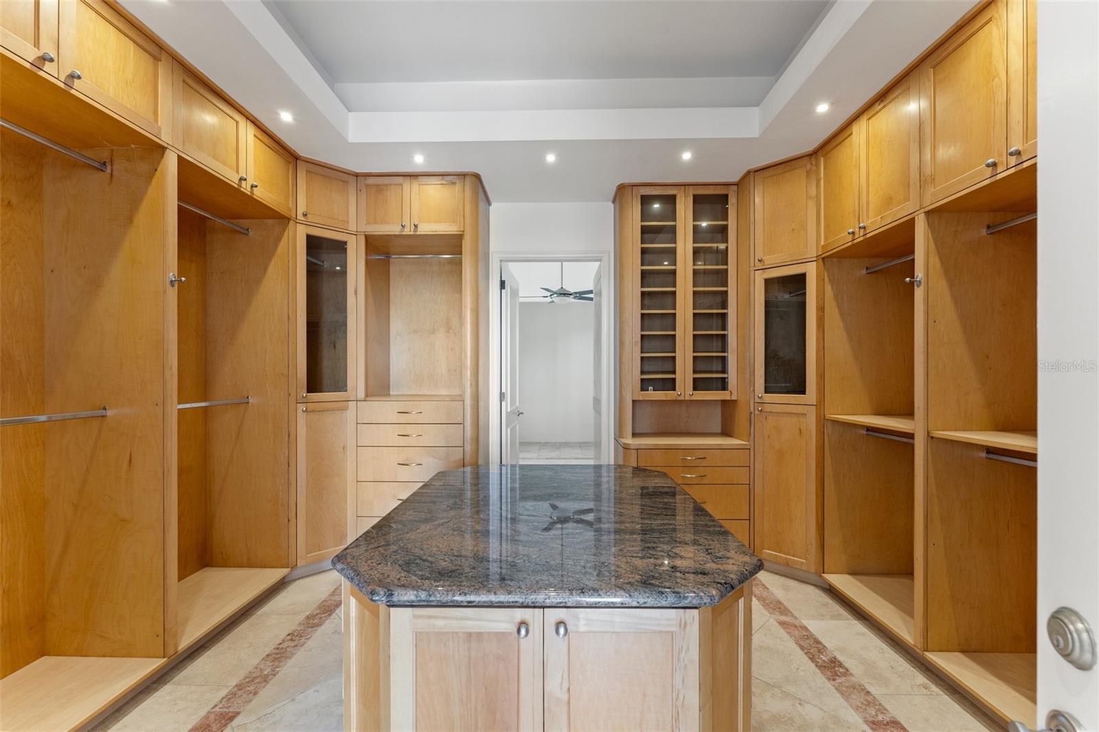 LOS PASEOS DEV - Residential