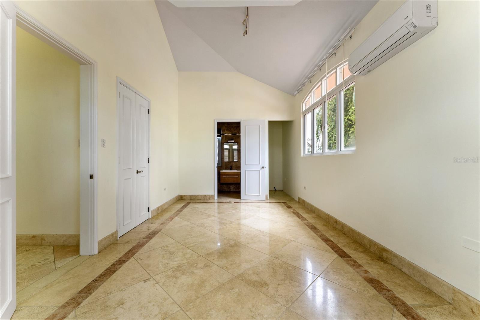 LOS PASEOS DEV - Residential