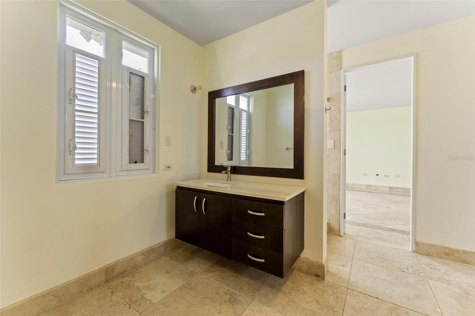 LOS PASEOS DEV - Residential