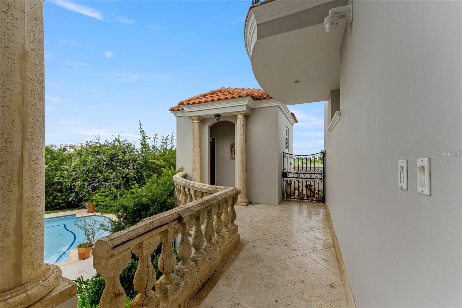 LOS PASEOS DEV - Residential