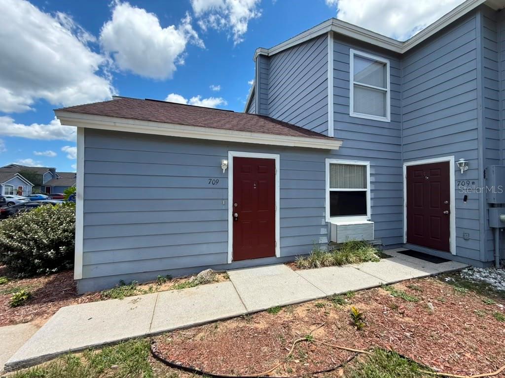 Photo of 709 Orchid Drive #B, Davenport, FL 33897 (MLS # S5151171)