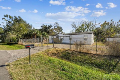 Photo of 7019 50th Avenue S, Tampa, FL 33619 (MLS # TB8457114)