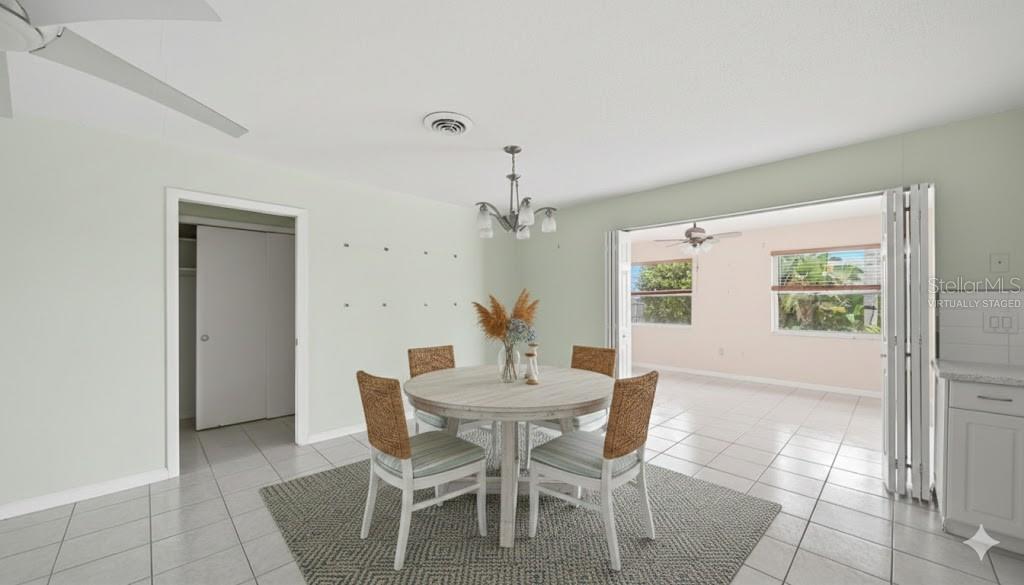 SOUTH VENICE - Residential