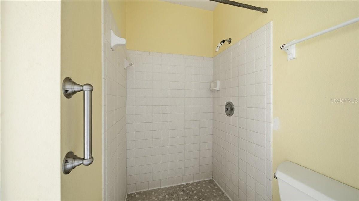 SOUTH VENICE - Residential