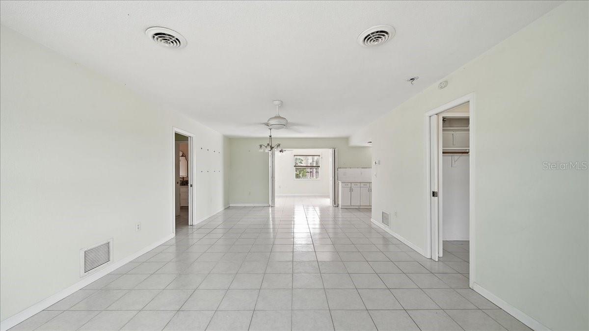 SOUTH VENICE - Residential