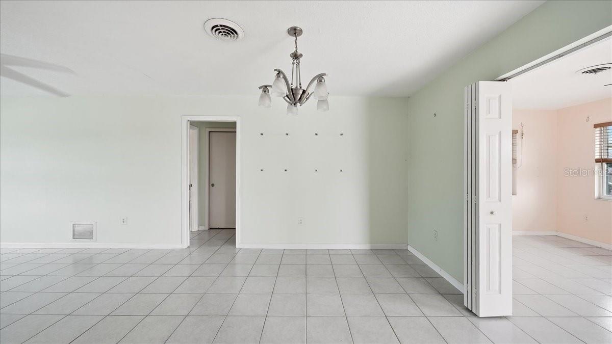 SOUTH VENICE - Residential