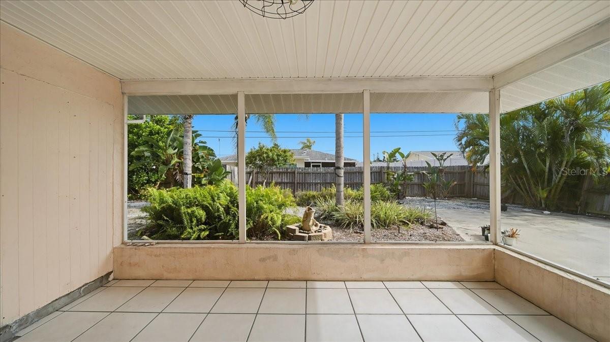 SOUTH VENICE - Residential