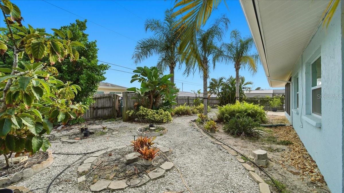 SOUTH VENICE - Residential