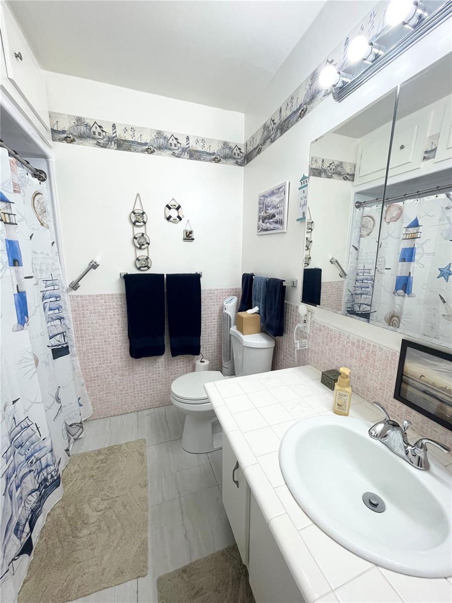 LAKELAND HARBOUR CONDOMINIUMS - Residential