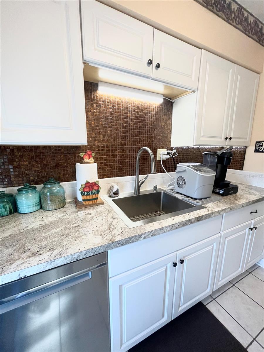 LAKELAND HARBOUR CONDOMINIUMS - Residential