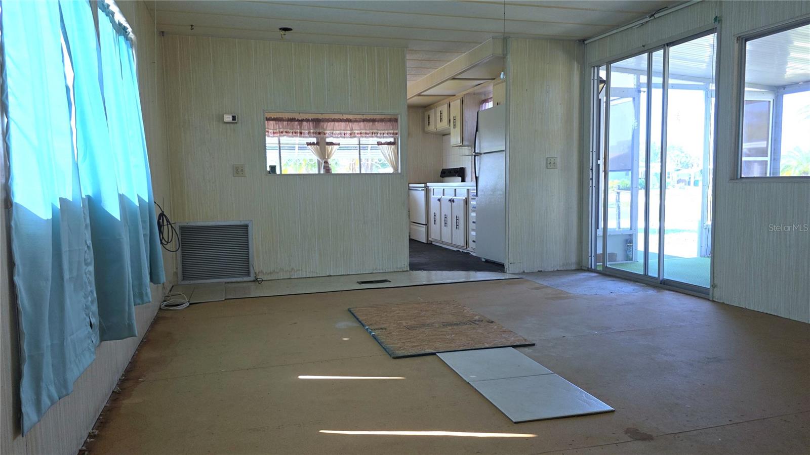 HOLIDAY MOB ESTATES 3RD ADD - Residential
