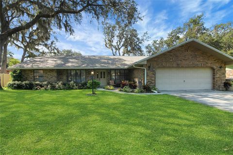 Photo of 1515 Spanish Avenue, Leesburg, FL 34748 (MLS # G5101396)