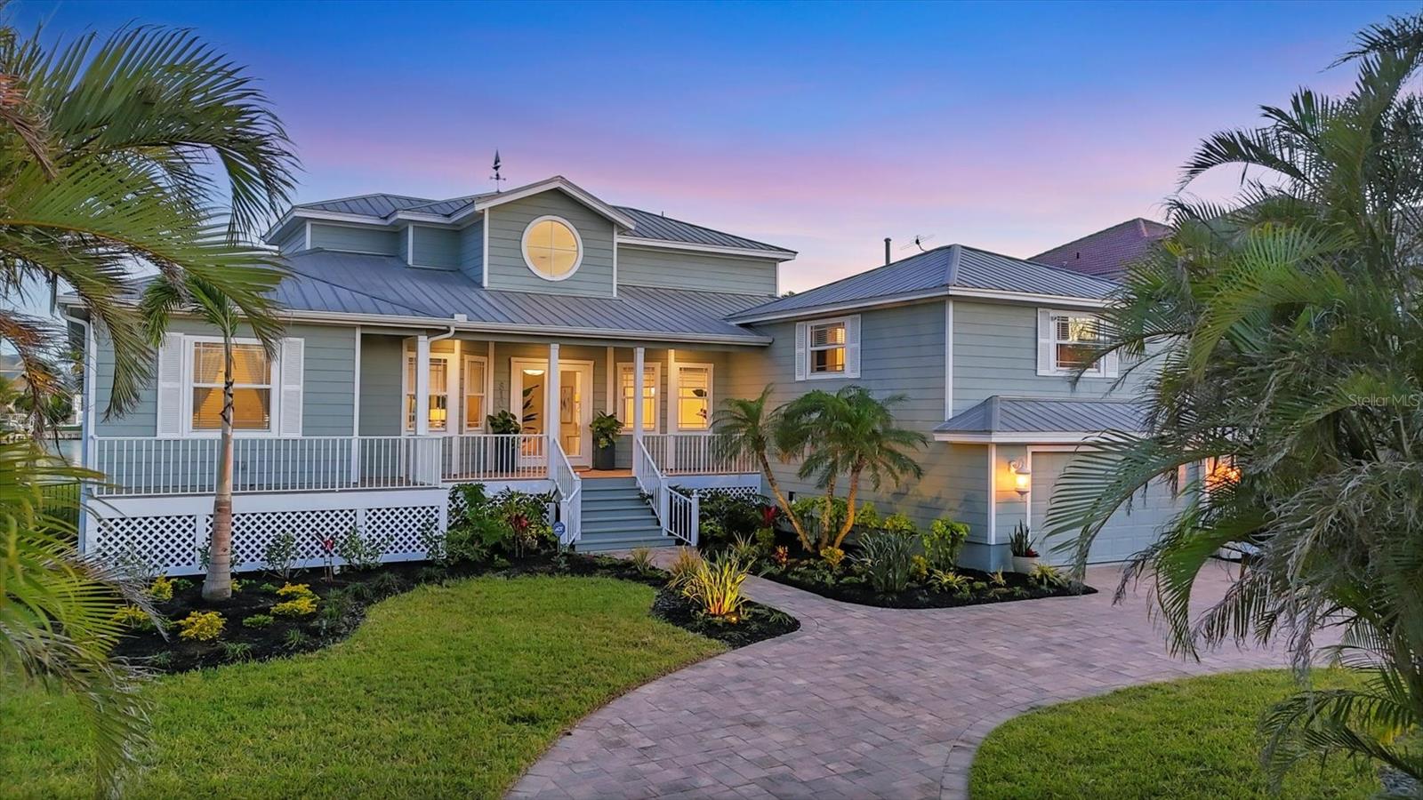 810 SIESTA DRIVE