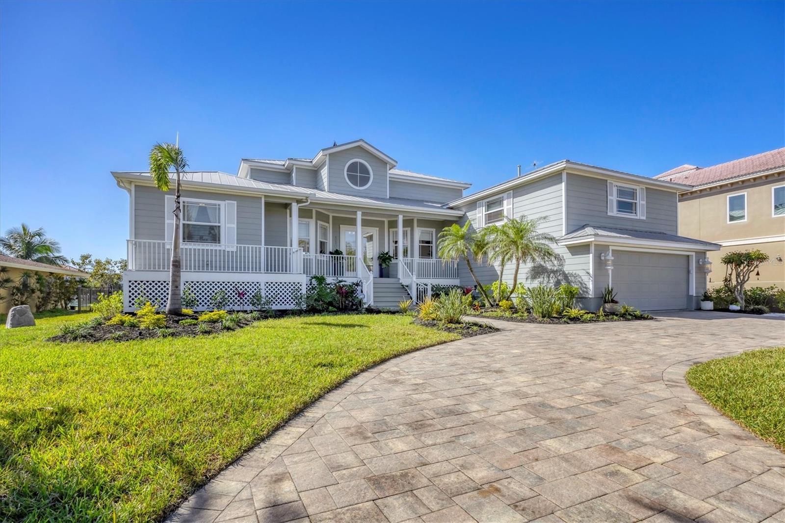 810 SIESTA DRIVE