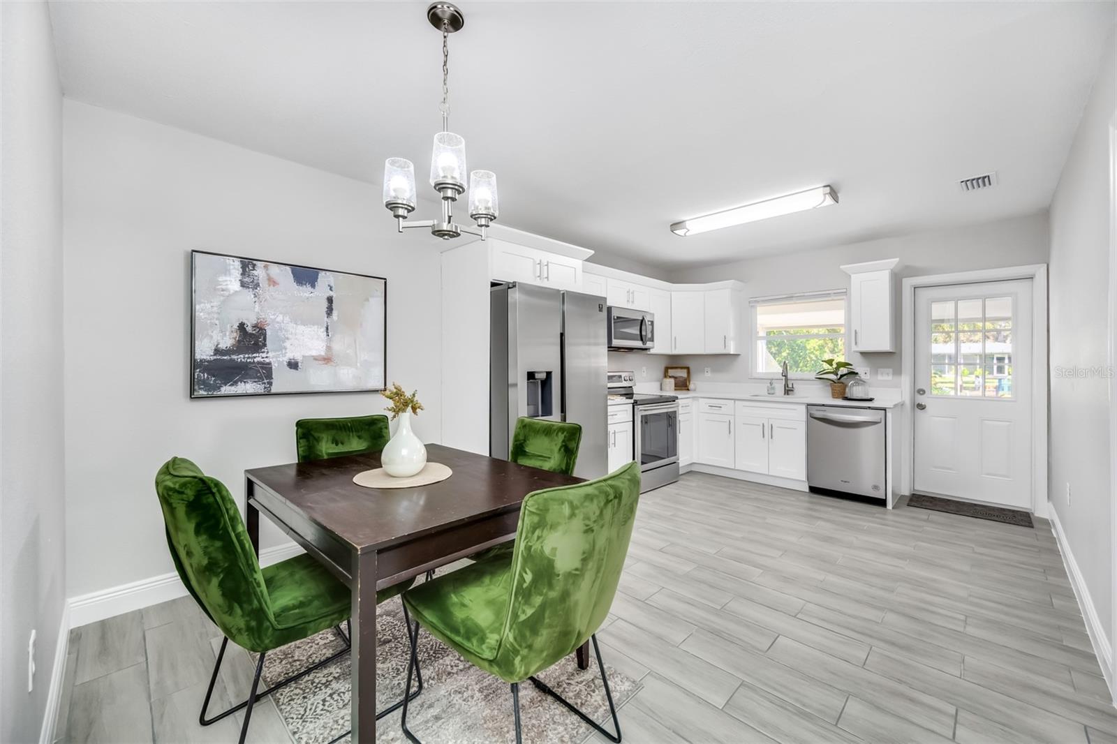 CAUSEWAY BLVD SUB 2 - Residential Lease