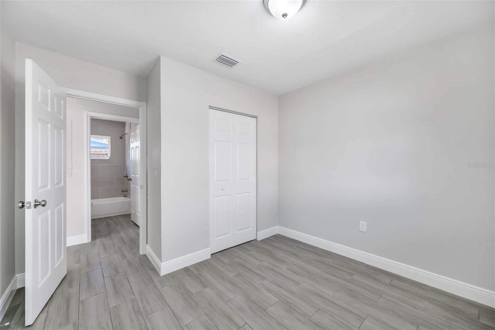 CAUSEWAY BLVD SUB 2 - Residential Lease