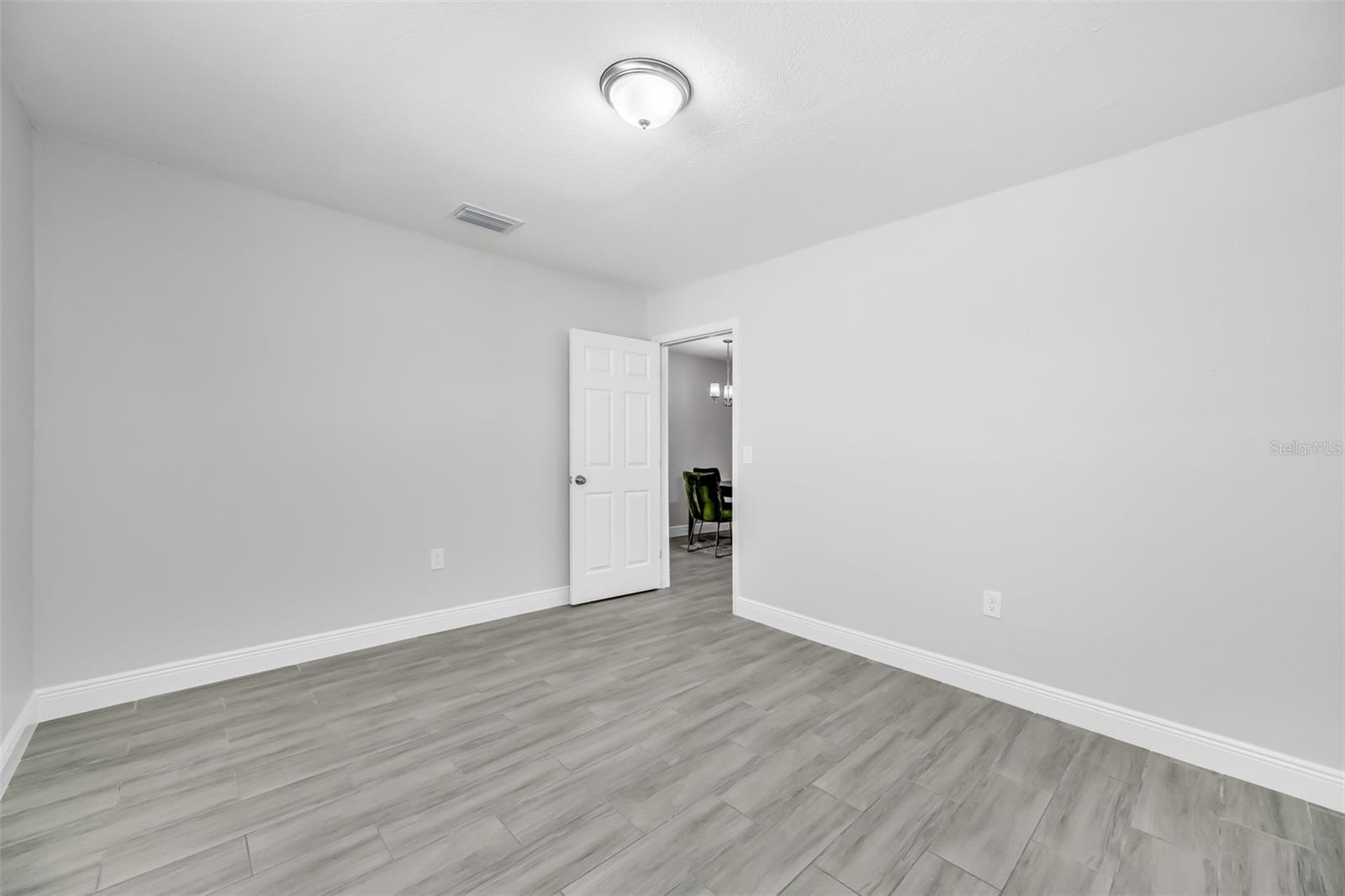 CAUSEWAY BLVD SUB 2 - Residential Lease