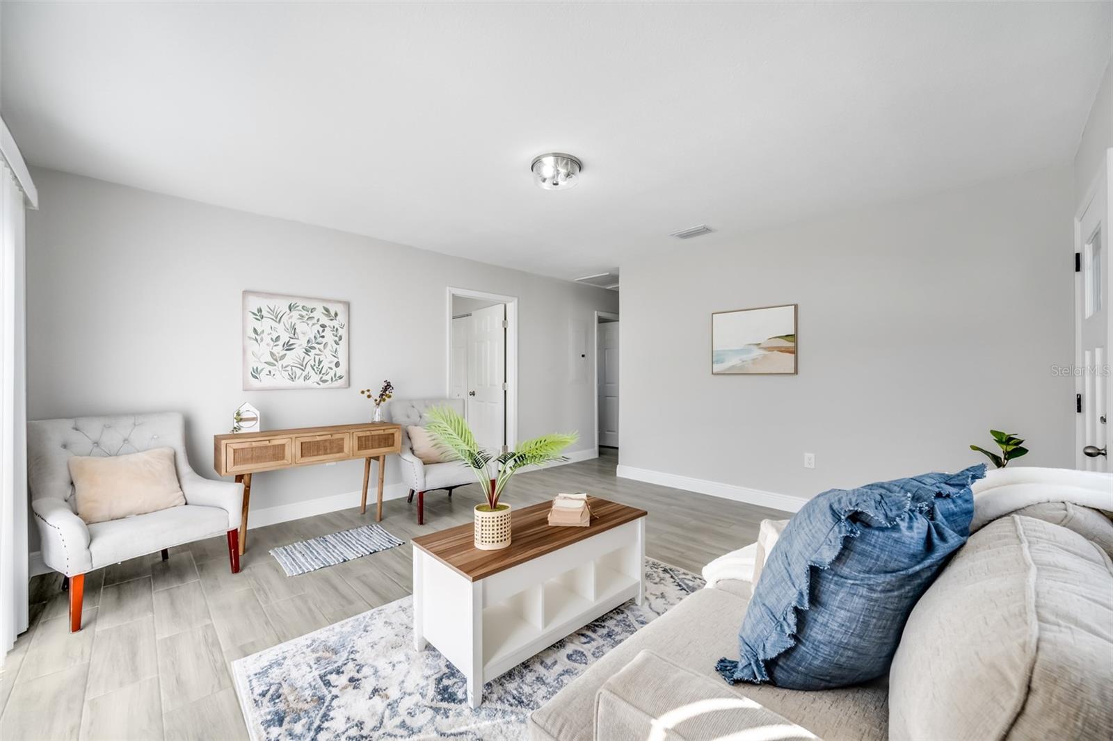 CAUSEWAY BLVD SUB 2 - Residential Lease