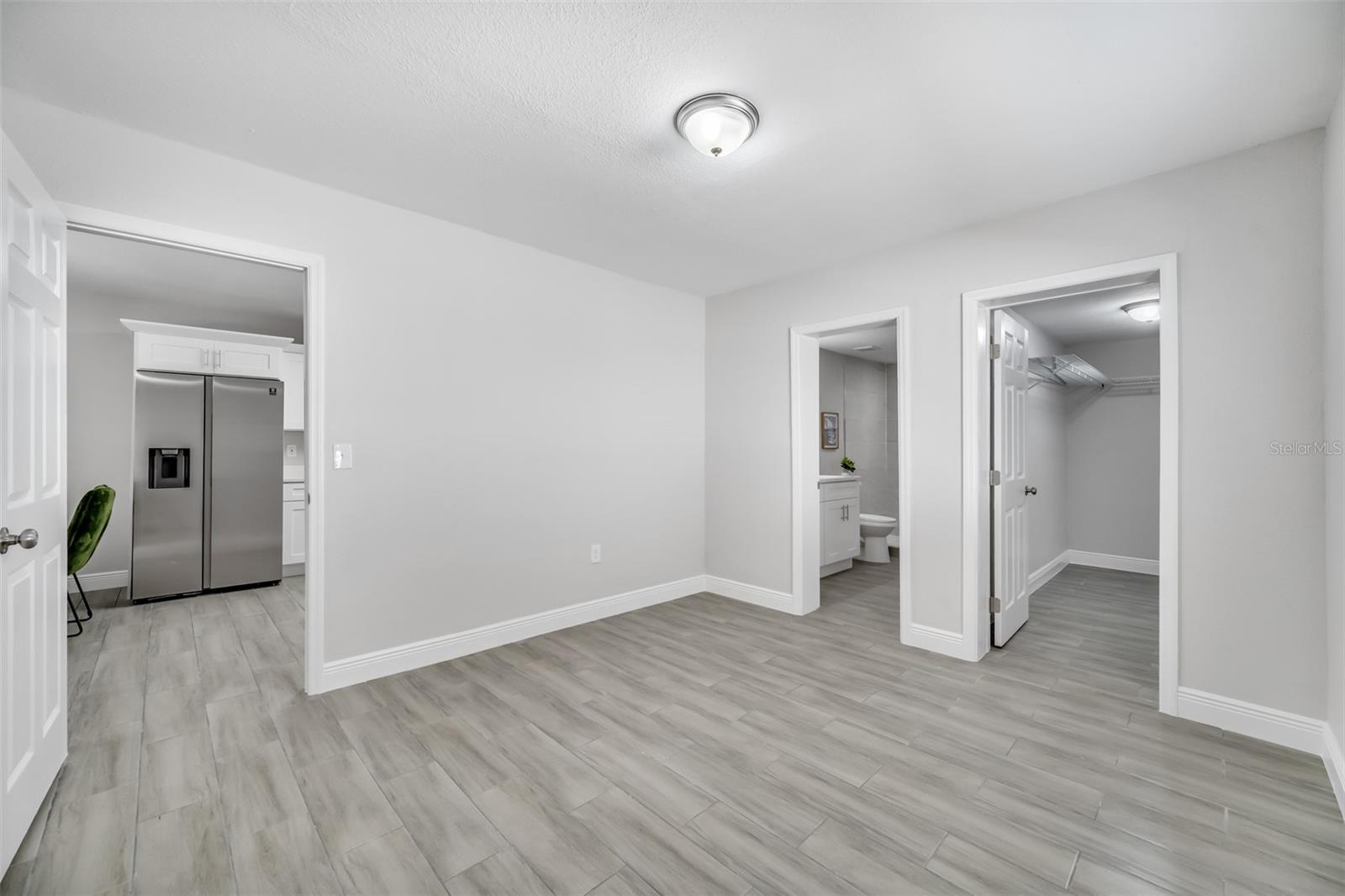 CAUSEWAY BLVD SUB 2 - Residential Lease
