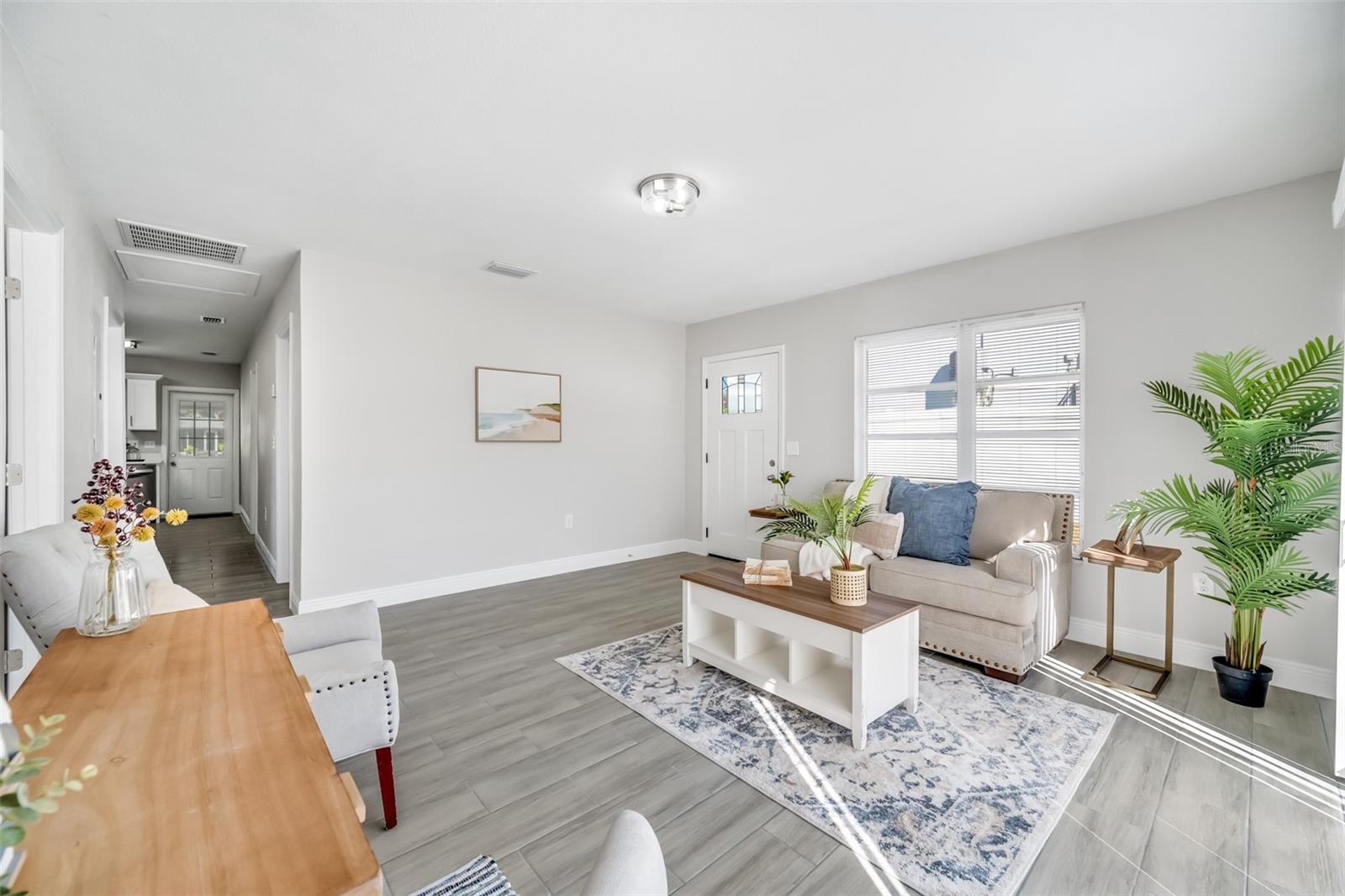 CAUSEWAY BLVD SUB 2 - Residential Lease