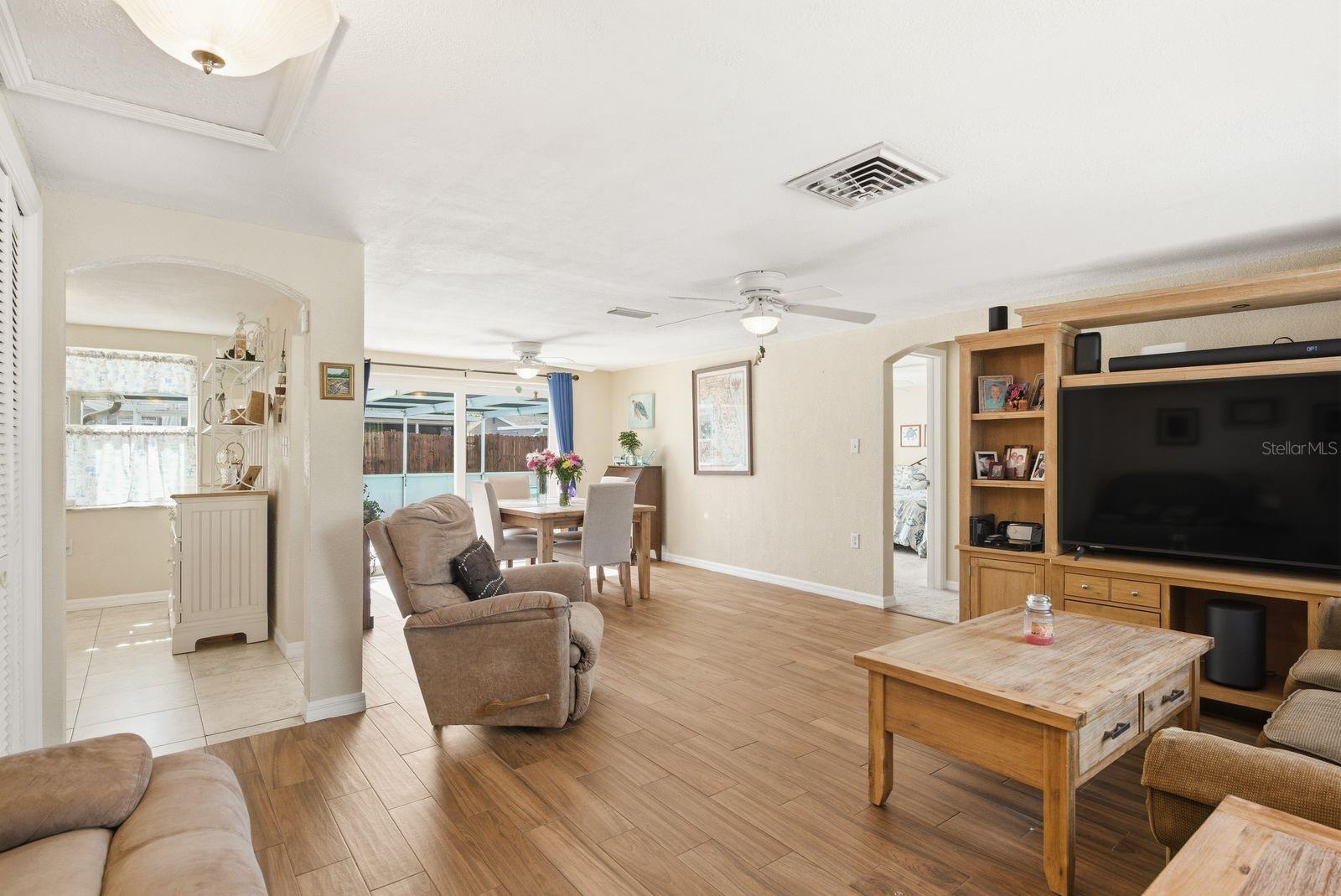 REGENCY PARK - Residential