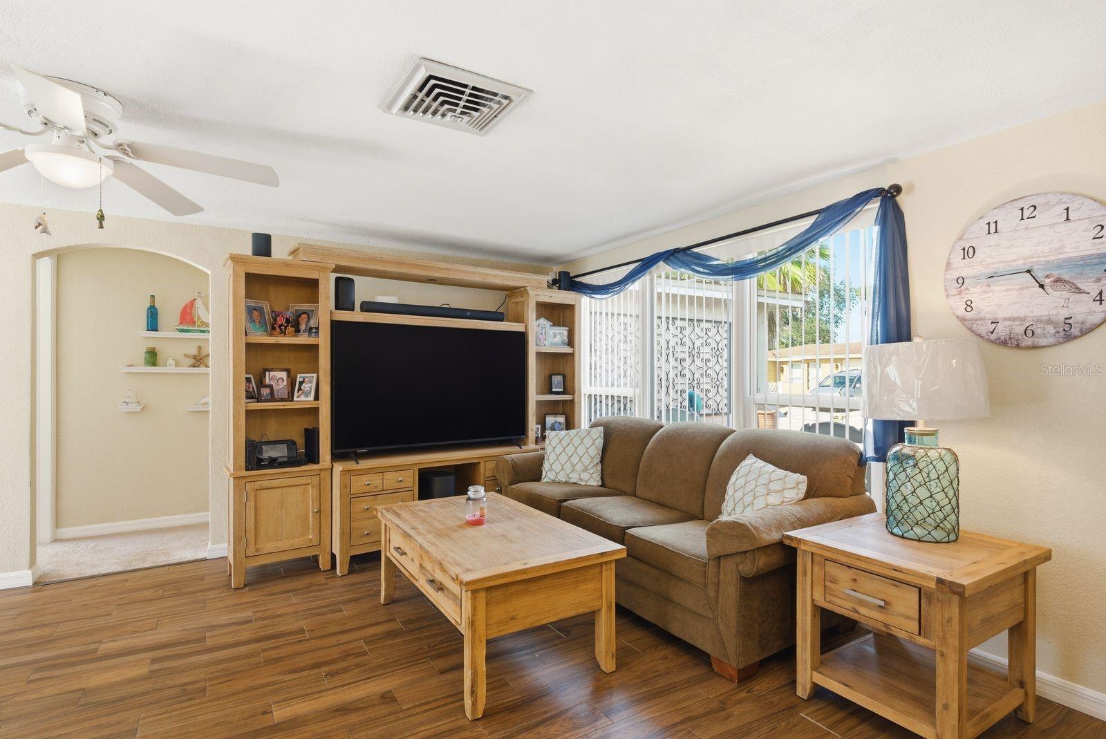 REGENCY PARK - Residential