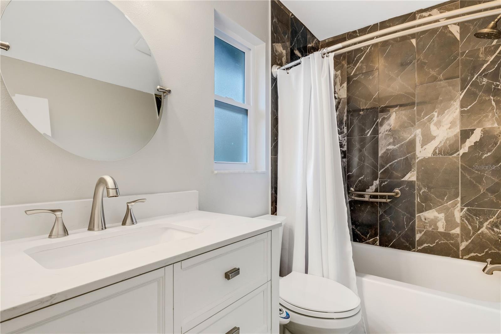 SOUTH VENICE - Residential