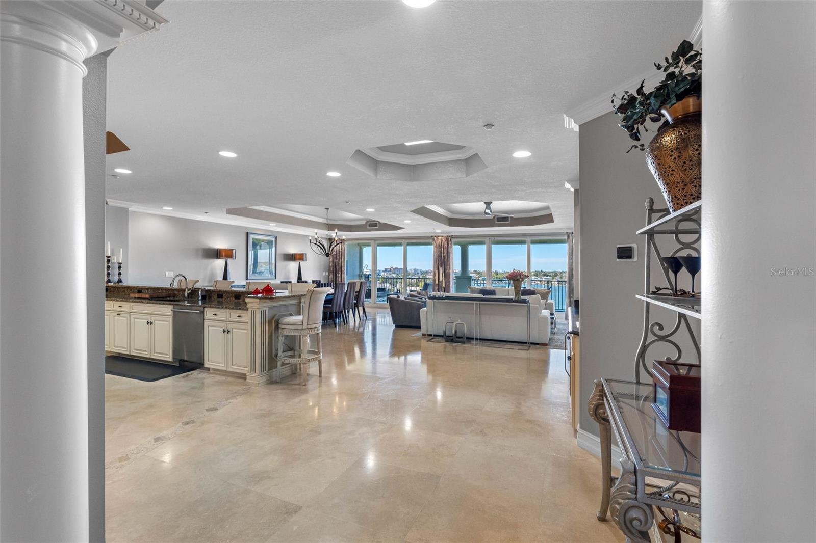 LAS FLORES CONDO - Residential