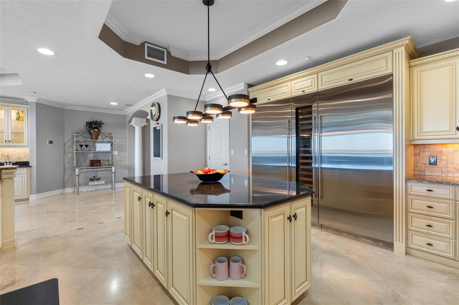 LAS FLORES CONDO - Residential