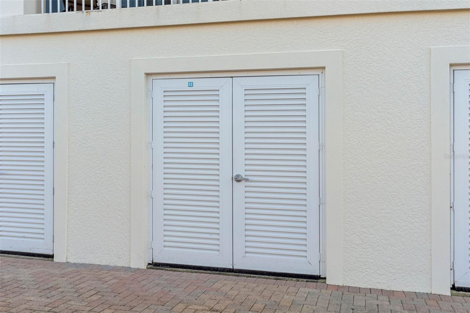 LAS FLORES CONDO - Residential