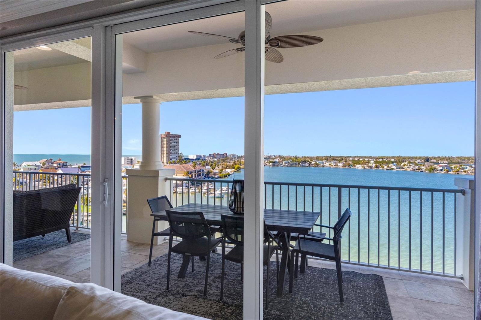 LAS FLORES CONDO - Residential