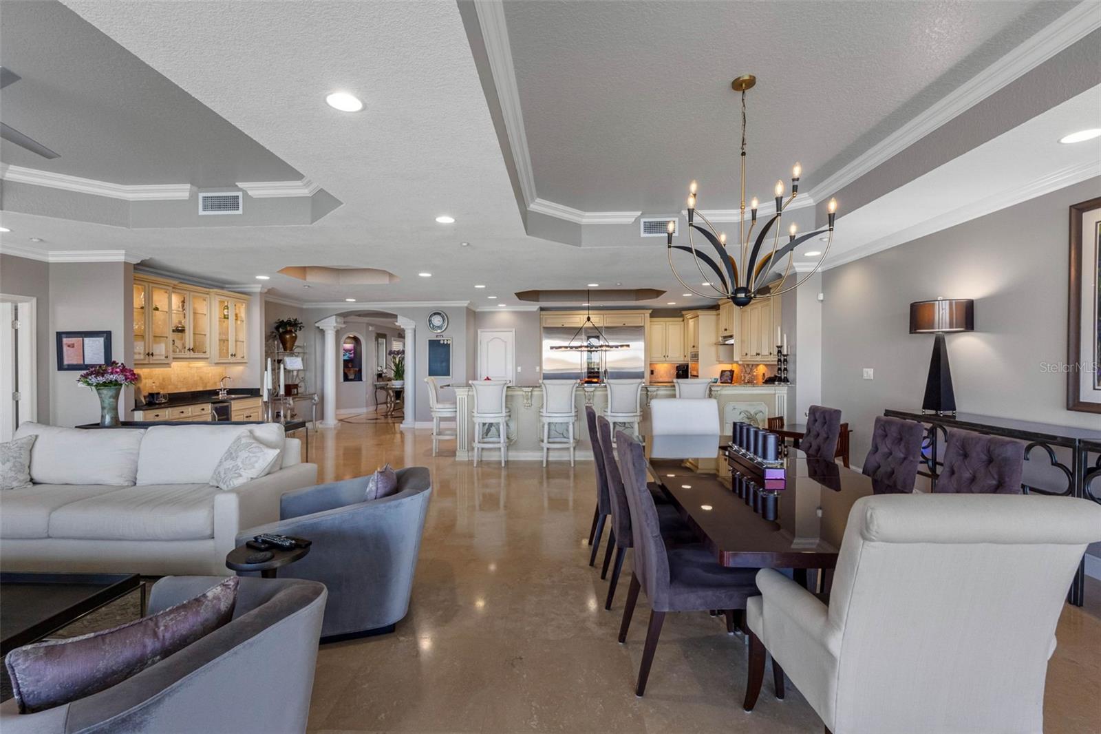 LAS FLORES CONDO - Residential