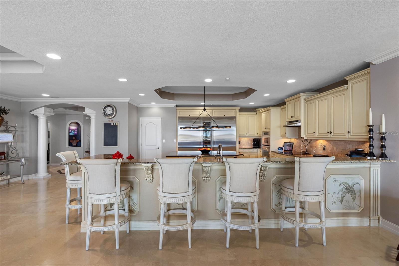 LAS FLORES CONDO - Residential