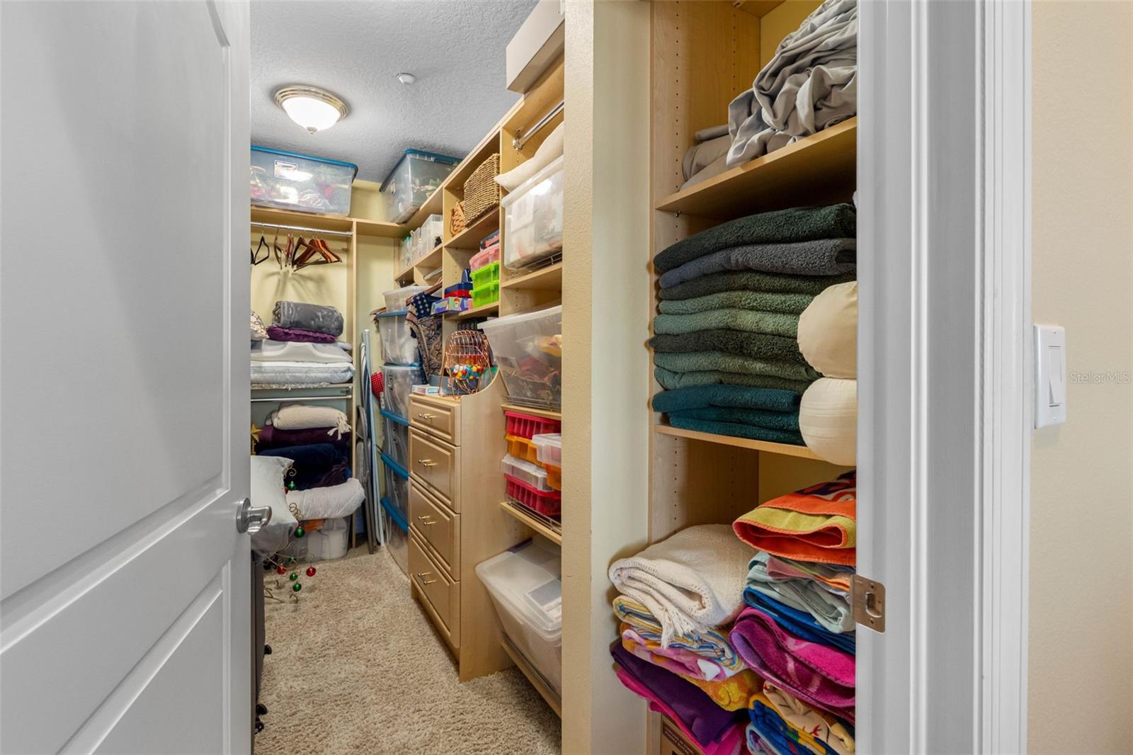 LAS FLORES CONDO - Residential