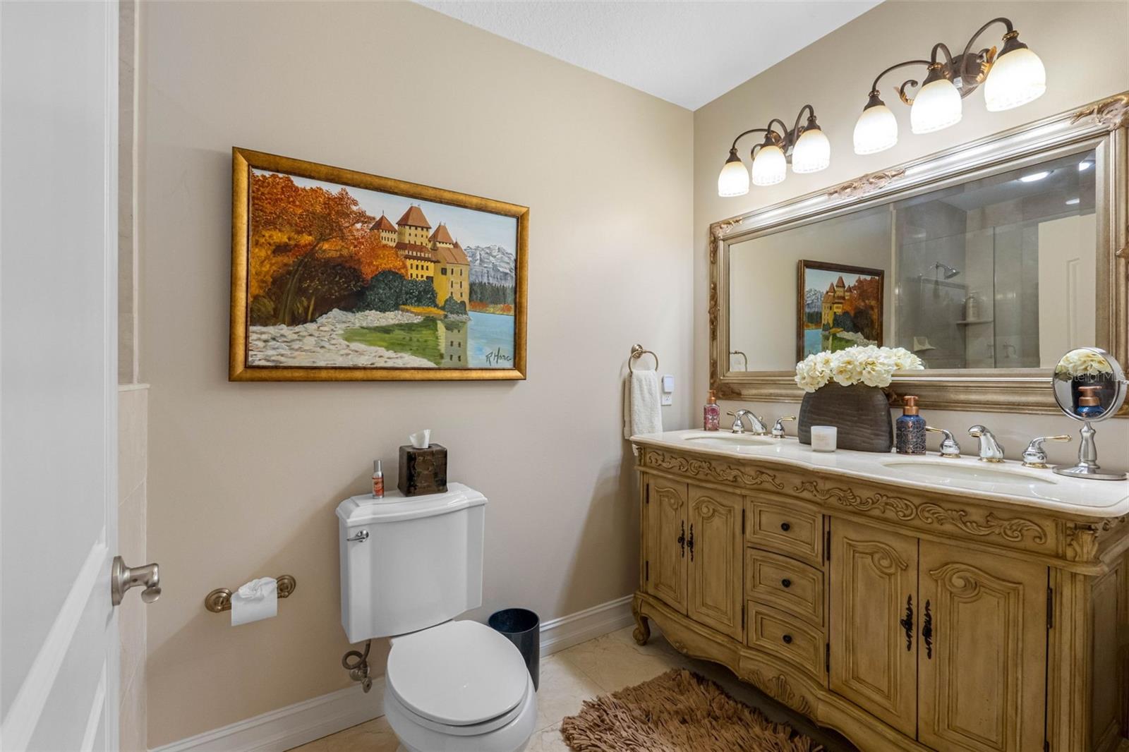 LAS FLORES CONDO - Residential