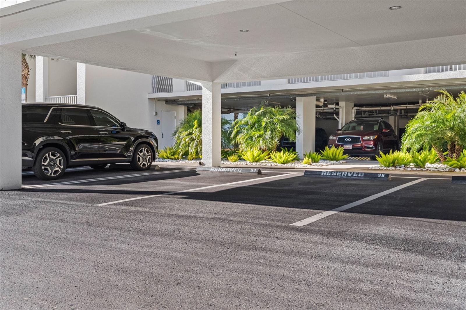 LAS FLORES CONDO - Residential