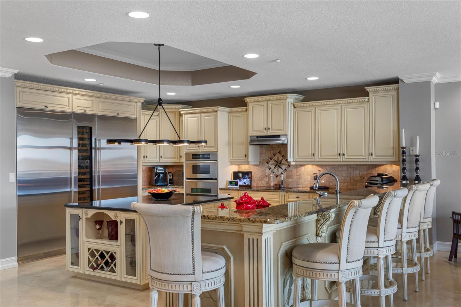 LAS FLORES CONDO - Residential