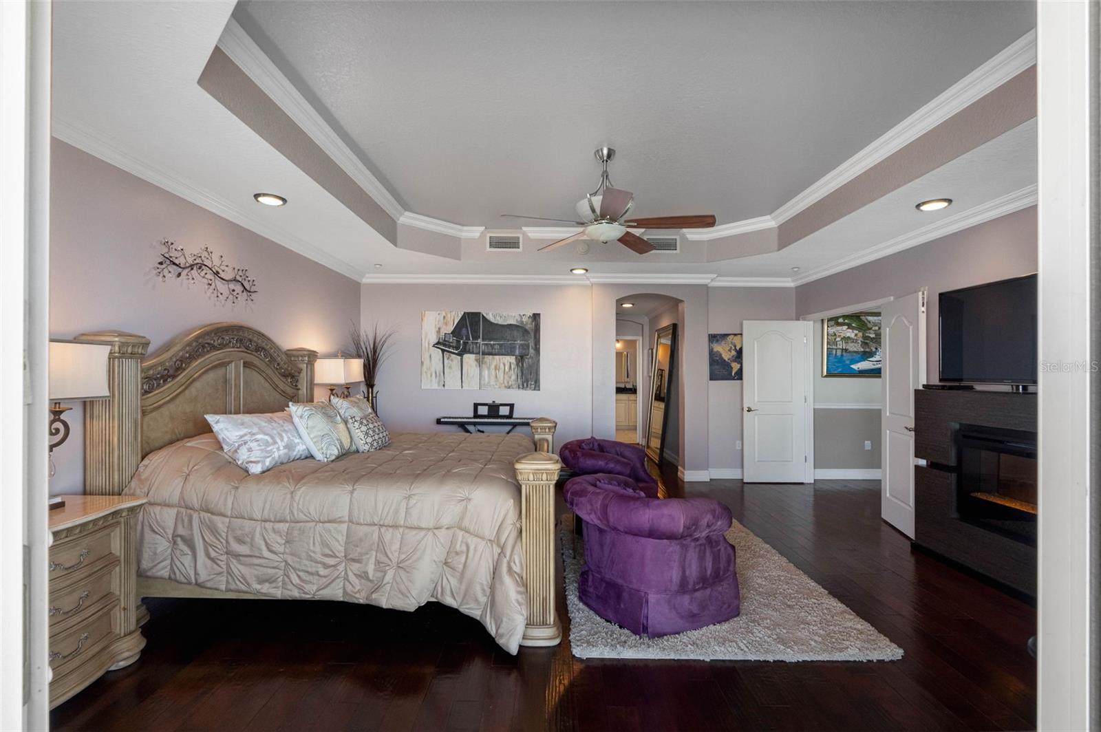 LAS FLORES CONDO - Residential