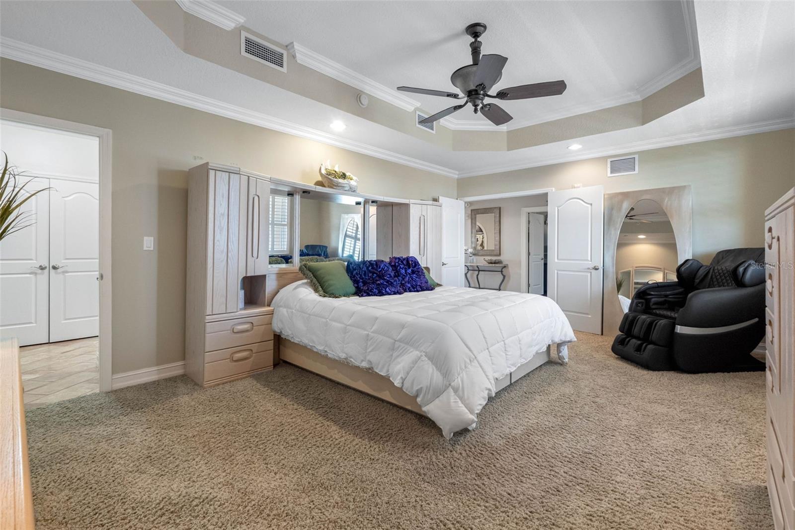 LAS FLORES CONDO - Residential