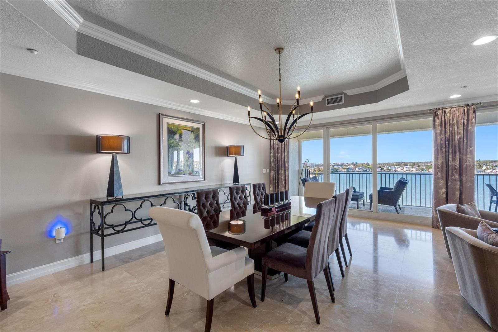 LAS FLORES CONDO - Residential