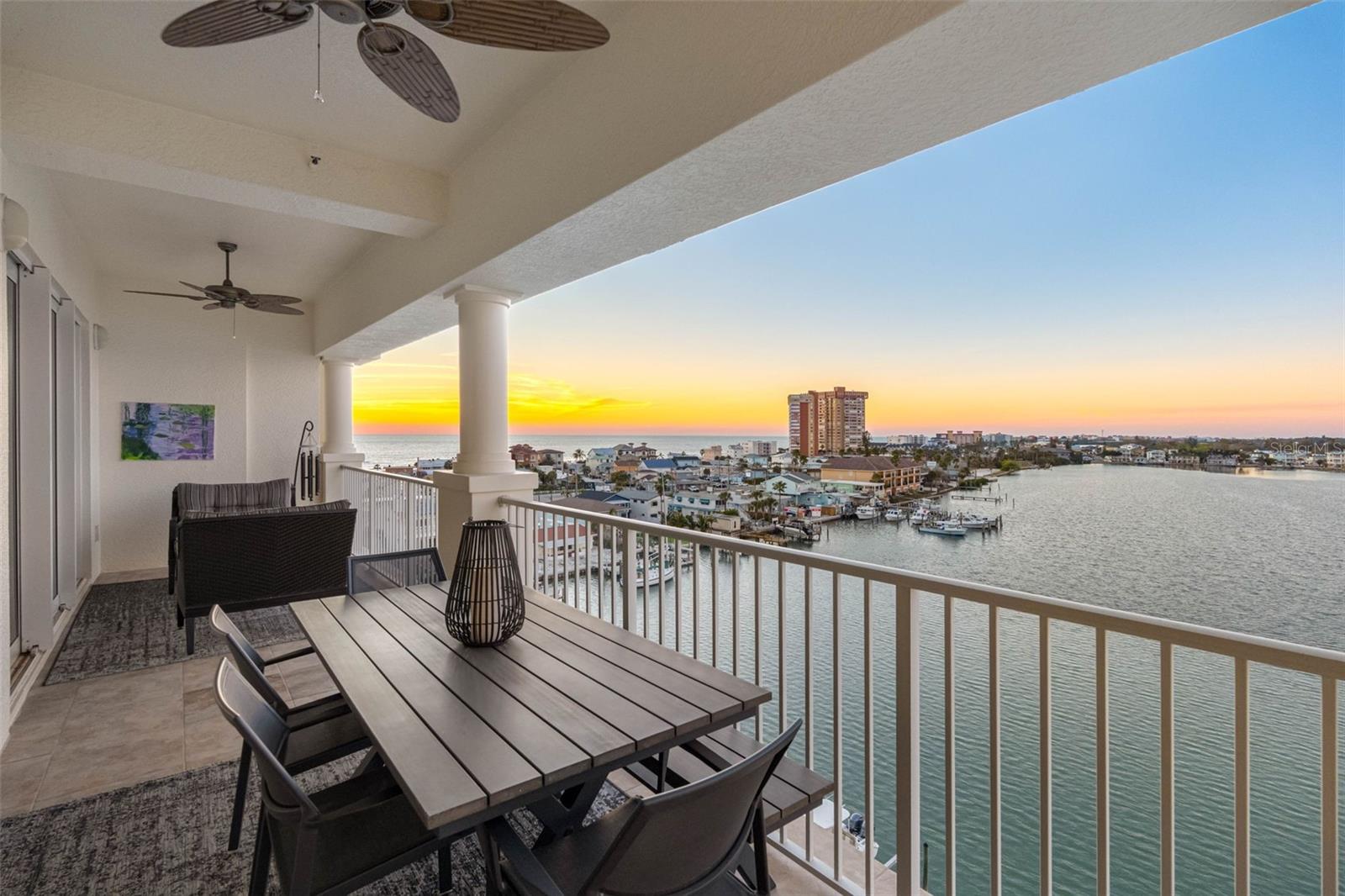 LAS FLORES CONDO - Residential